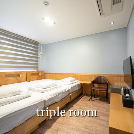 Sea Star Hostel Йосу Экстерьер фото