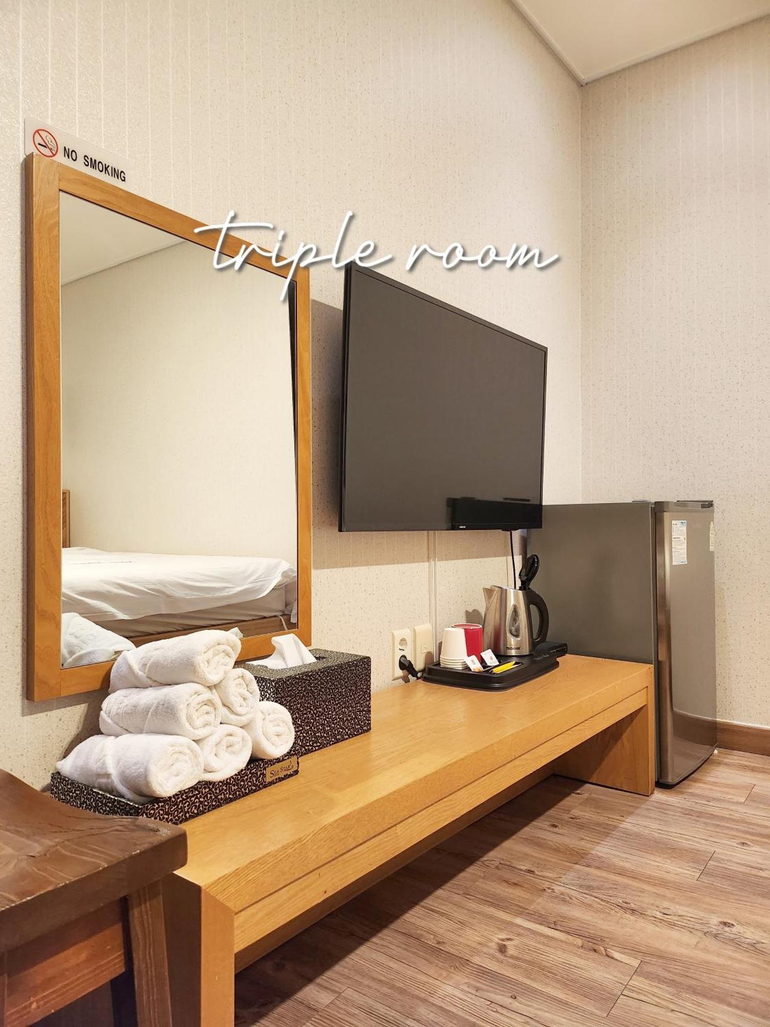 Sea Star Hostel Йосу Экстерьер фото
