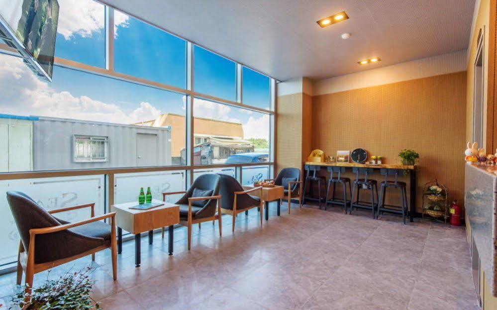 Sea Star Hostel Йосу Экстерьер фото