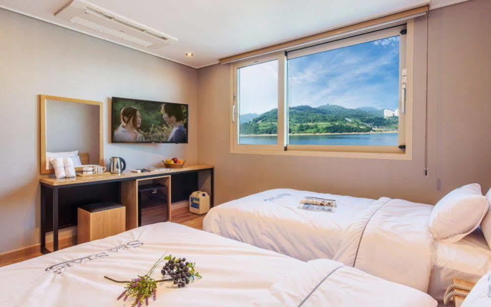 Sea Star Hostel Йосу Экстерьер фото